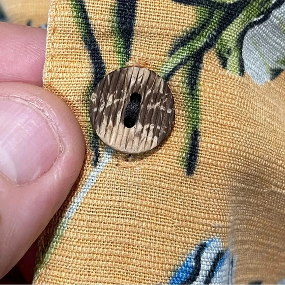 Men's ISLAND REPUBLIC Hawaiian
Button-Up Shirt Size XL Silk - Picture 7 of 9